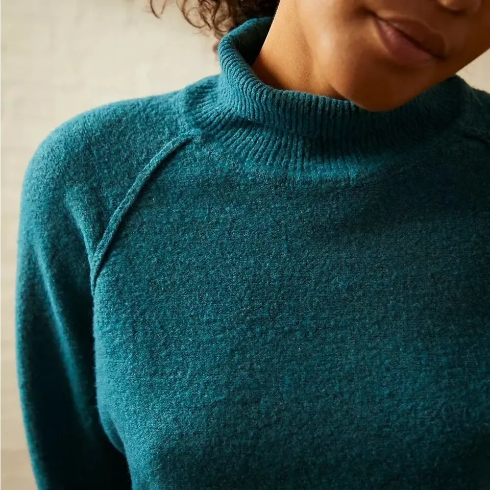 Urban Outfitters Kyla Cropped Turtleneck Sweater Teal Long Sleeve Size XS NWT